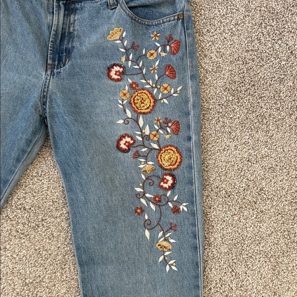 Lillie Rubin Embroidered Blue Jeans - Picture 2 of 9
